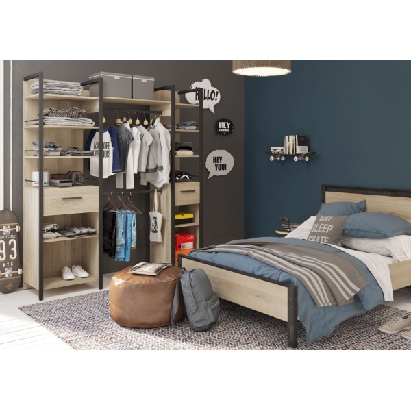 Industriële stijl kledingkast