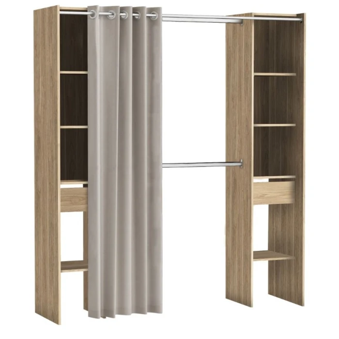 Kleedkamer met gordijnen, planken en laden 