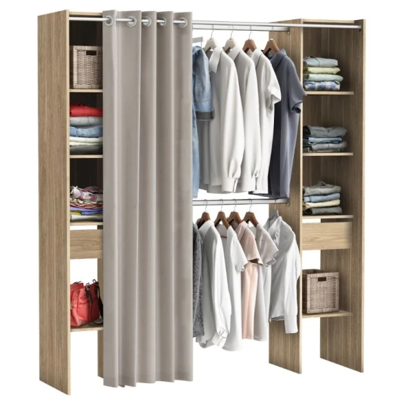 Kleedkamer met gordijnen, planken en laden 