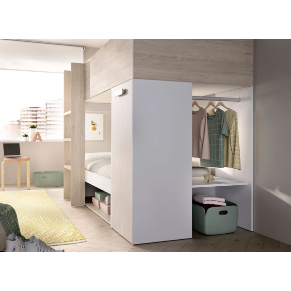 Stapelbed met kledingrek