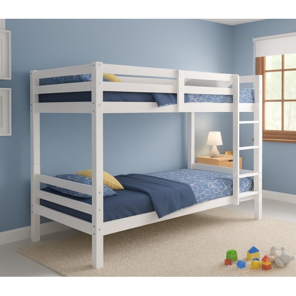 Wit houten stapelbed in blauwe kinderkamer met moderne decoratie